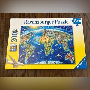 NEW Ravensburger Puzzle 200 XXL
Piece World Landmarks Map
Sealed 19” x 14”